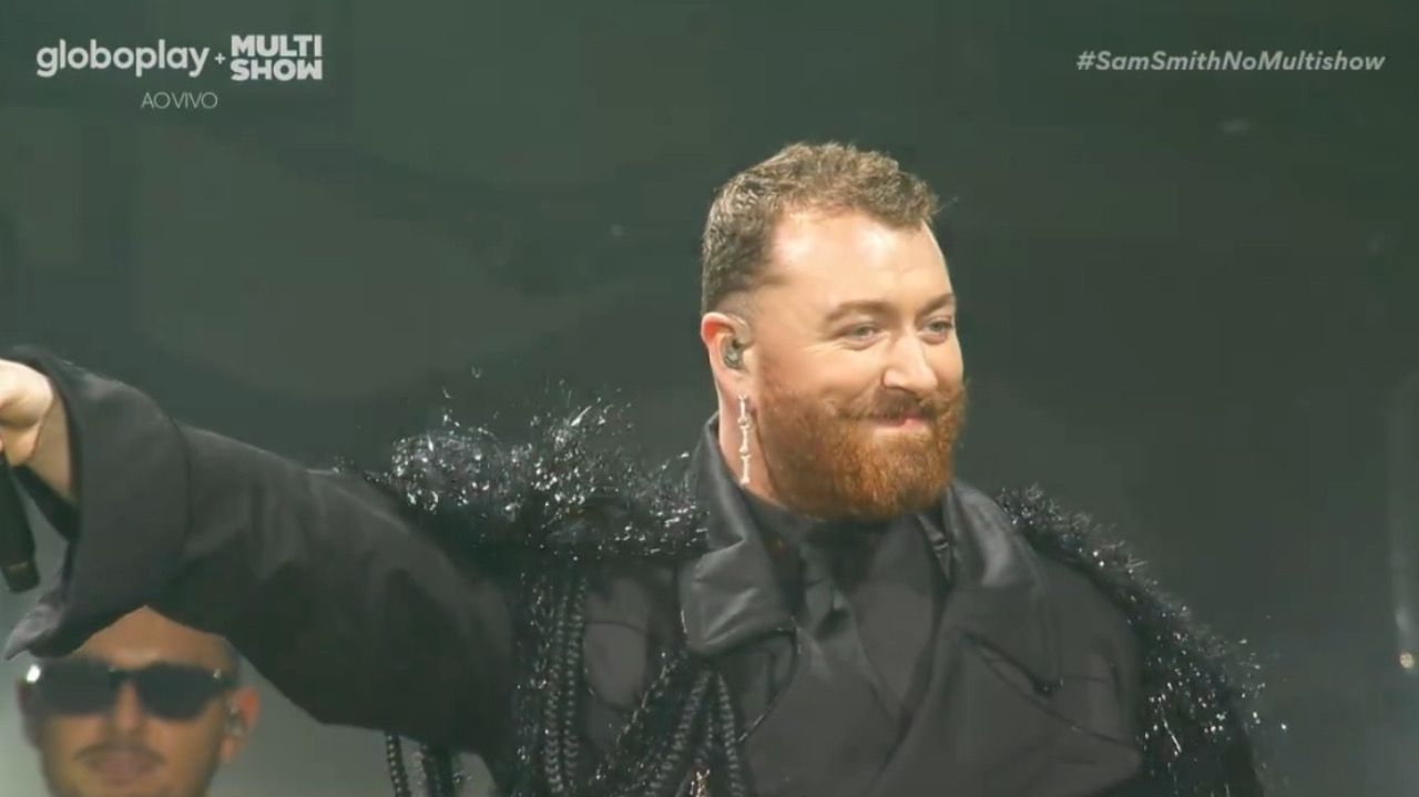 Sam Smith é visto em rede de fast food na Paulista após o Lollapalooza