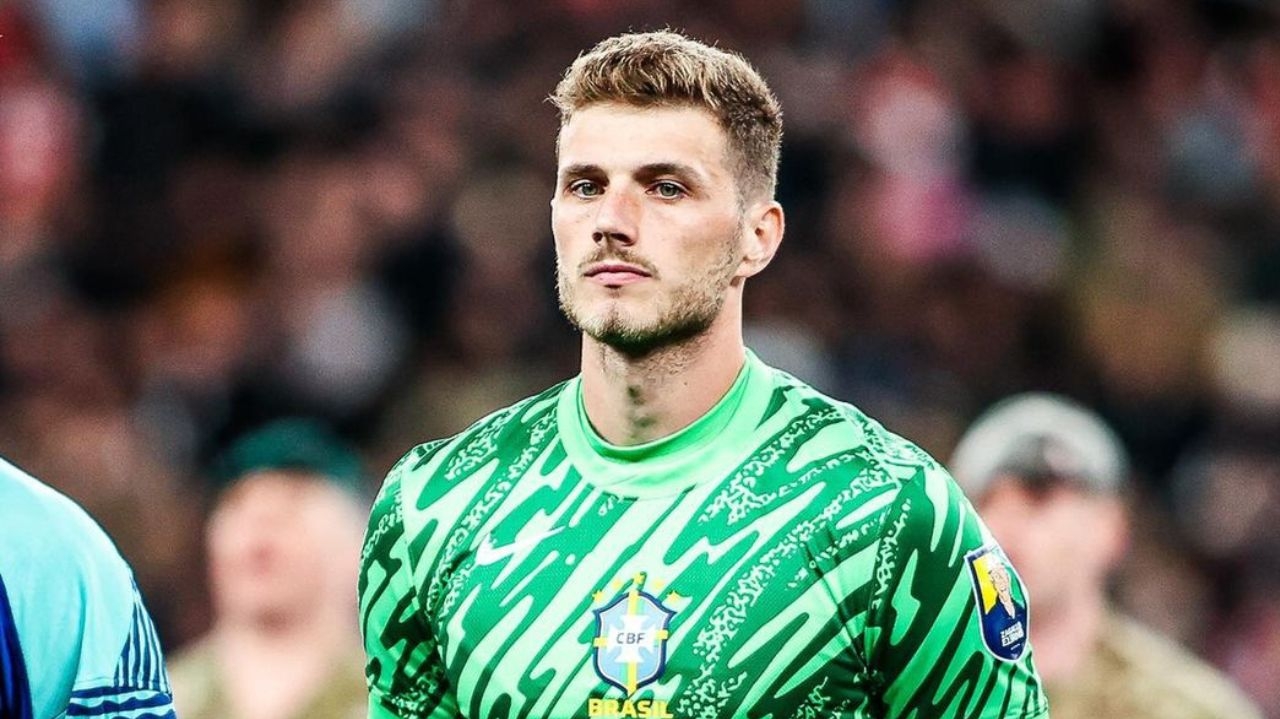 Goleiro Bento se destaca pela seleção e atrai olhares de clubes europeus