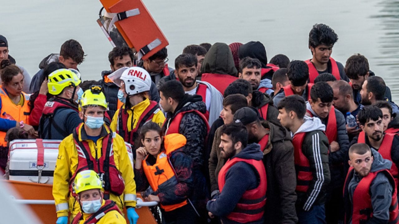 Número de imigrações bate recorde no Reino Unido e pressiona primeiro-ministro