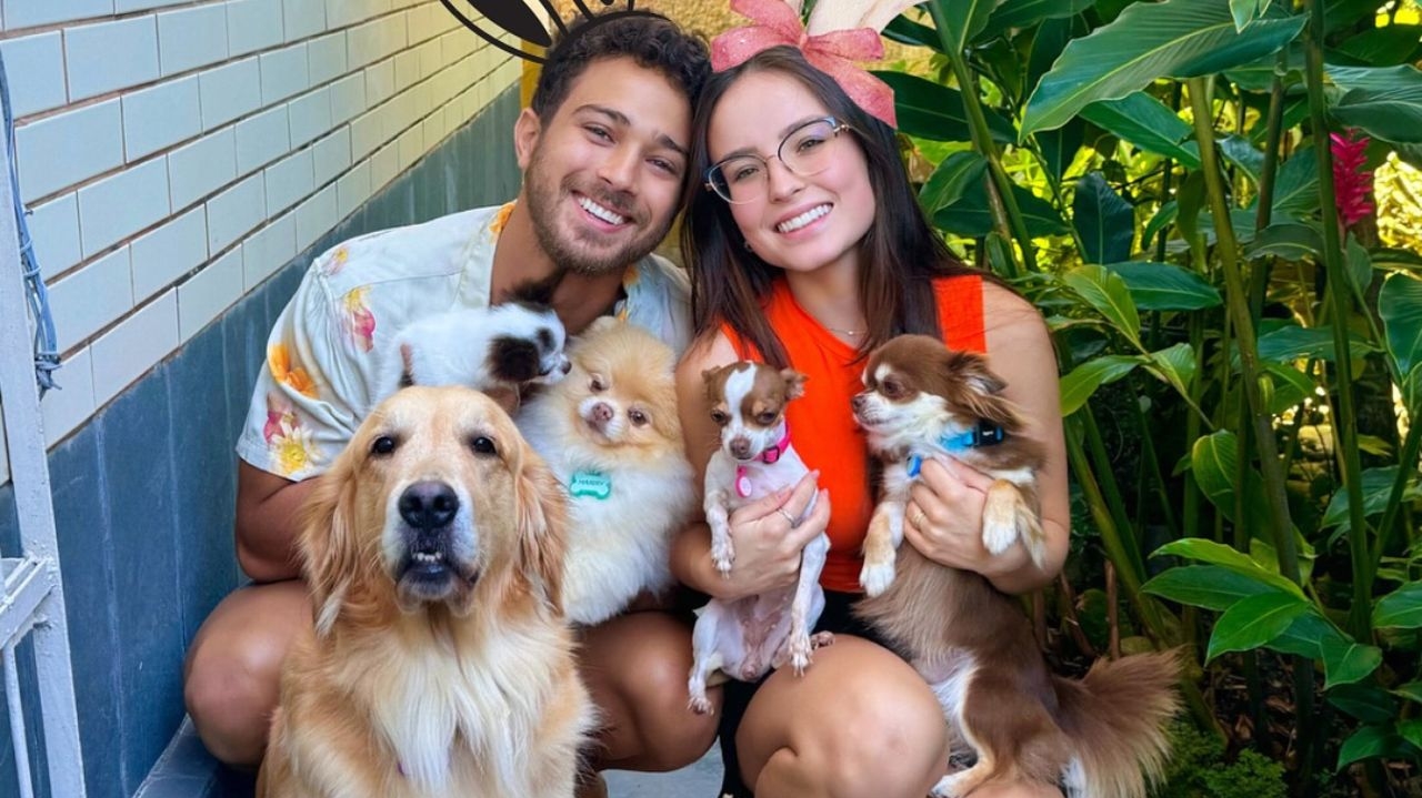 Larissa Manoela e André Luiz Frambach passam feriado de Páscoa em família