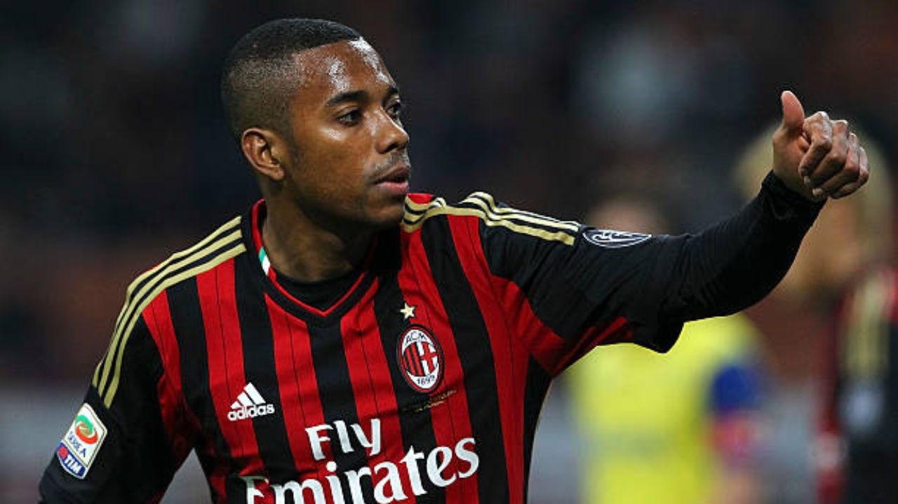 Defesa de Robinho pede liberdade ao STF e considera a prisão do jogador ilegal