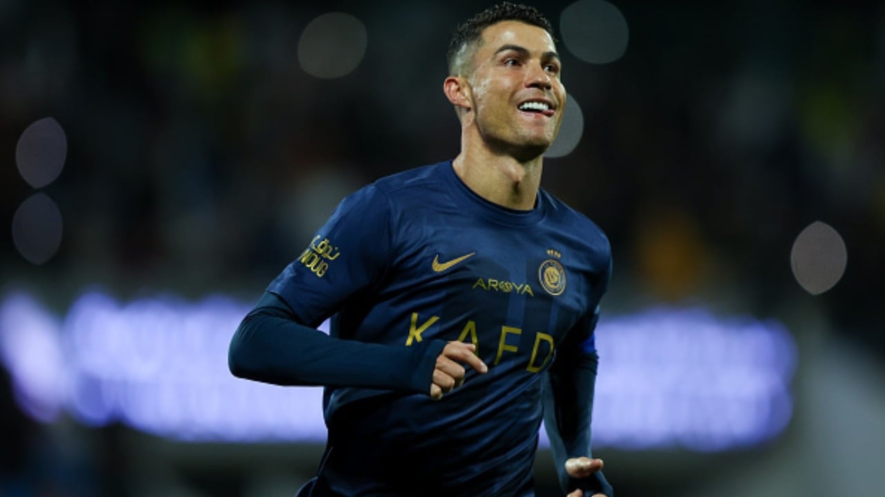 Cristiano Ronaldo marca dois gols de falta e brilha em vitória do Al-Nassr