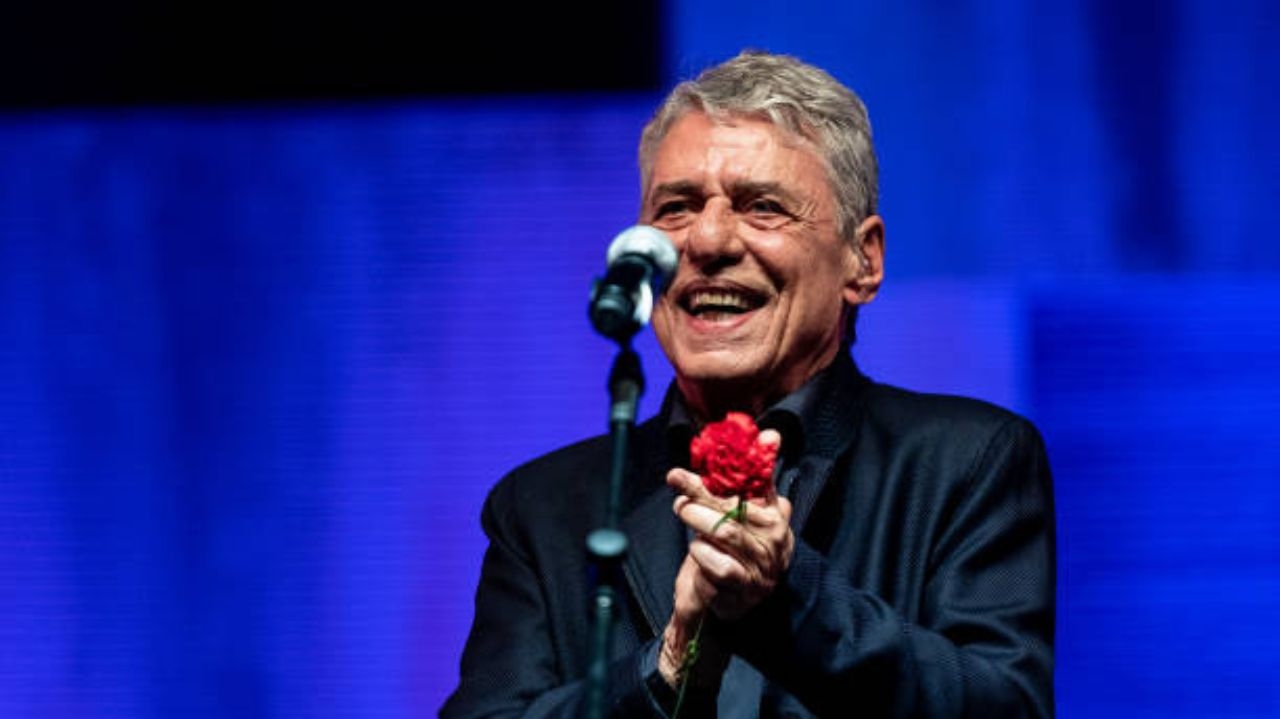 Chico Buarque receberá indenização da Google por Fake News
