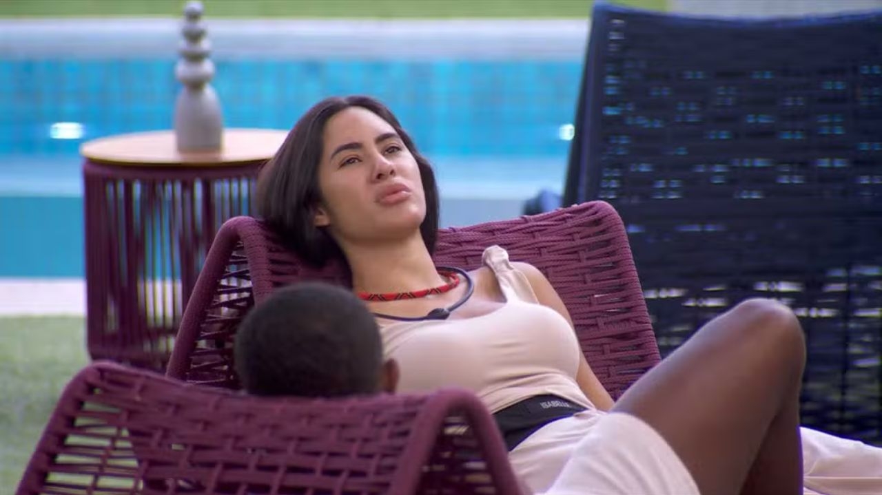 BBB24: Isabelle admite à Davi que se sente pressionada