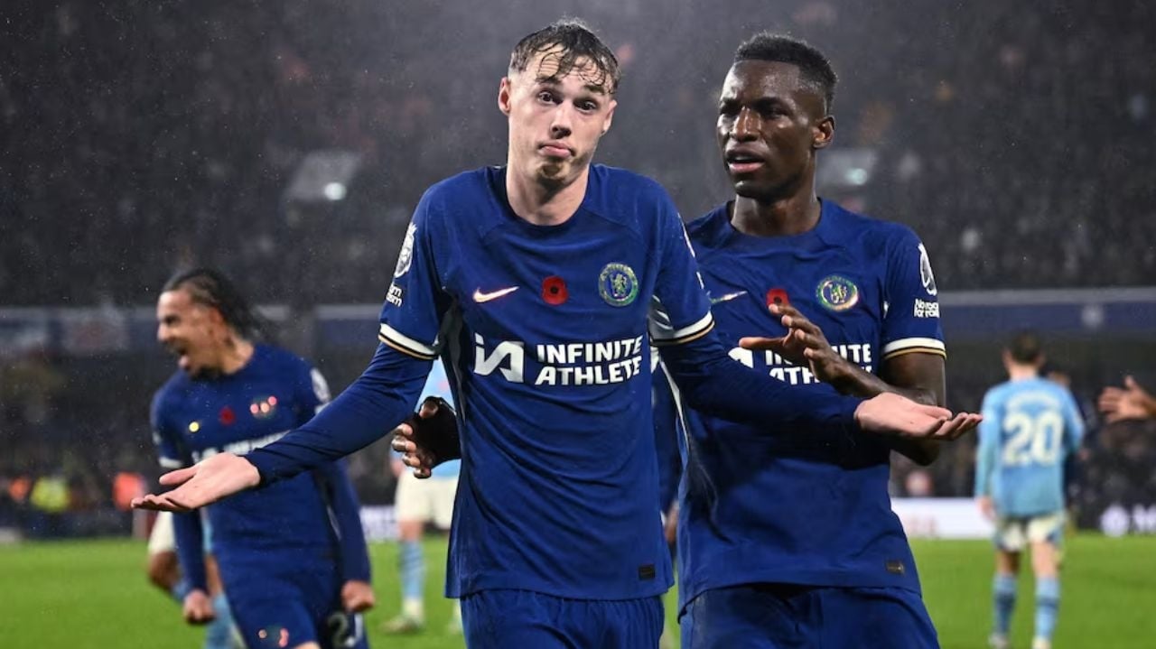Cole Palmer salva Chelsea de derrota contra o United e bate marcas de Haaland e Bellingham