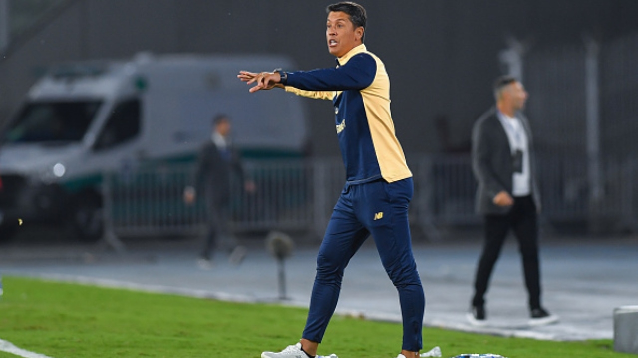 Carpini defende James como titular em derrota para o Talleres na estreia da Libertadores