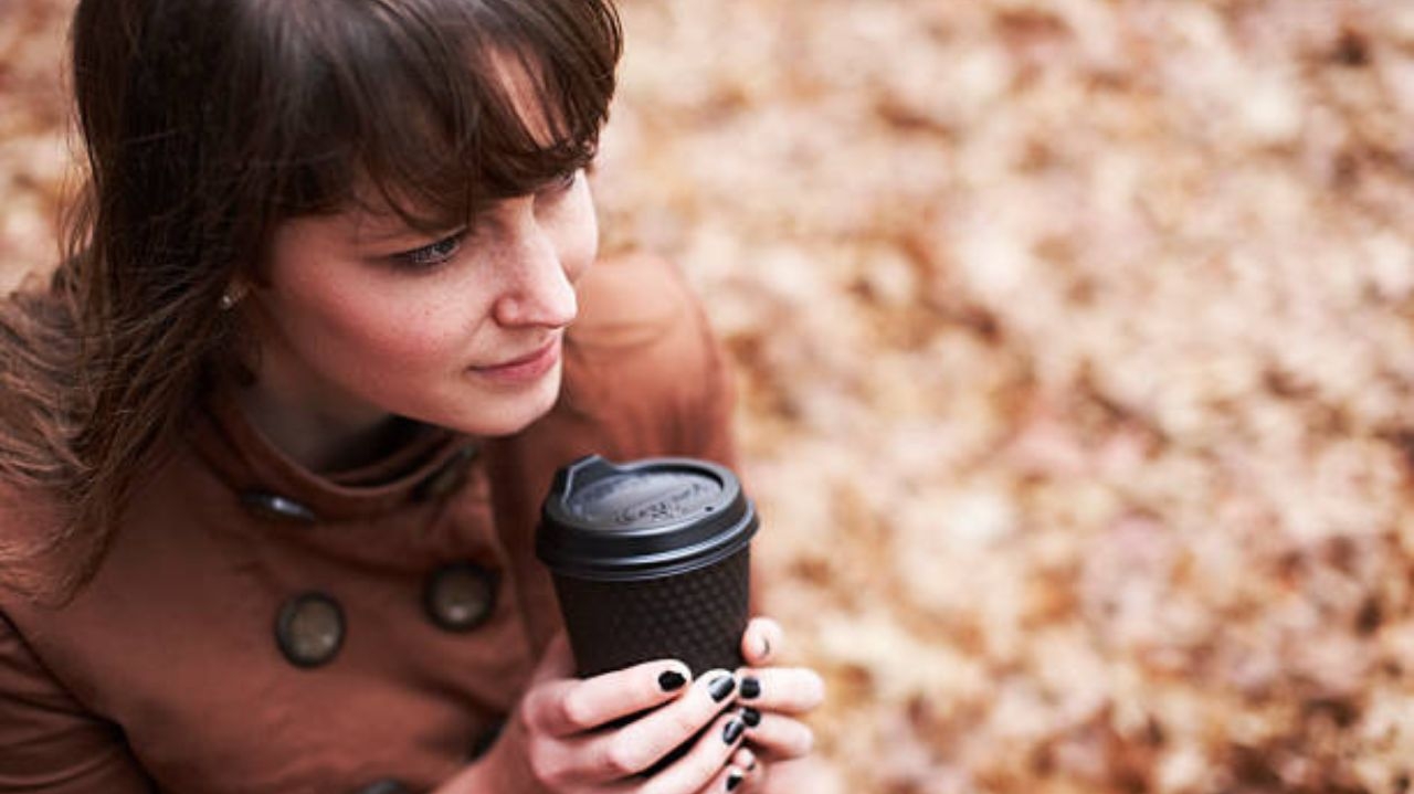 Confira cinco cores de esmalte que combinam com outono