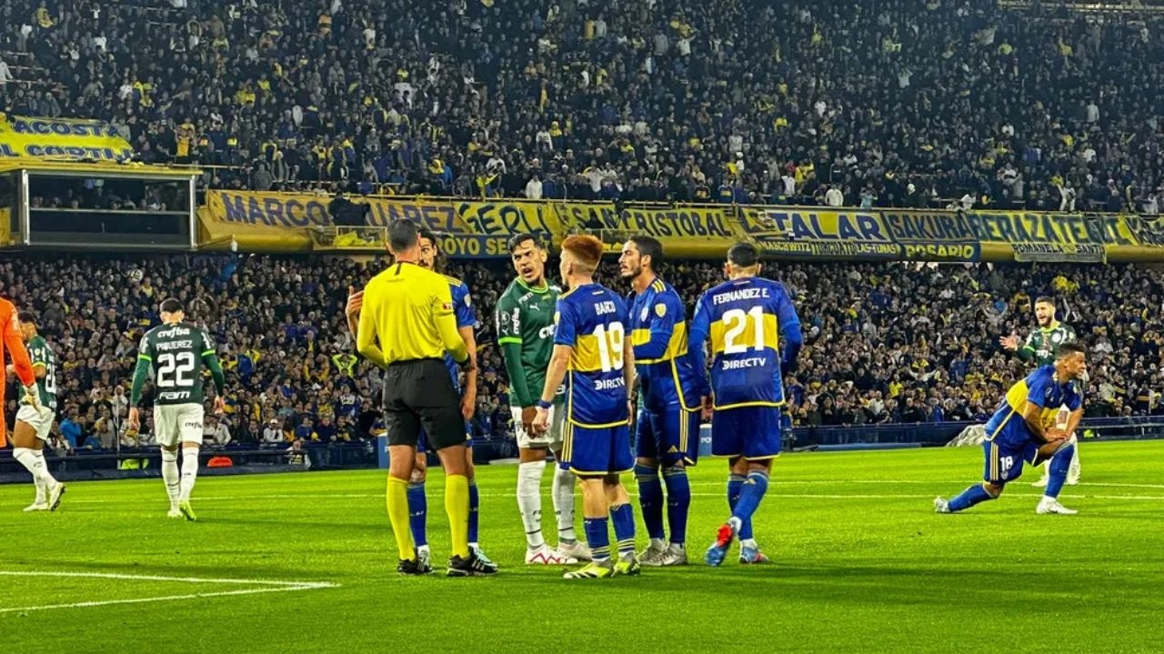 CONMEBOL pune Boca Juniors por atos racistas contra torcedores do Palmeiras