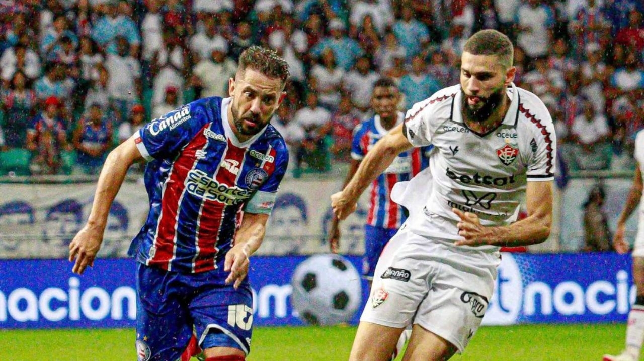 Súmula do clássico Ba-Vi relata expulsão, agressões e objetos atirados em campo