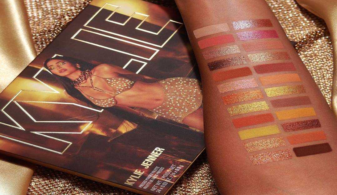Kylie Jenner lança nova coleção