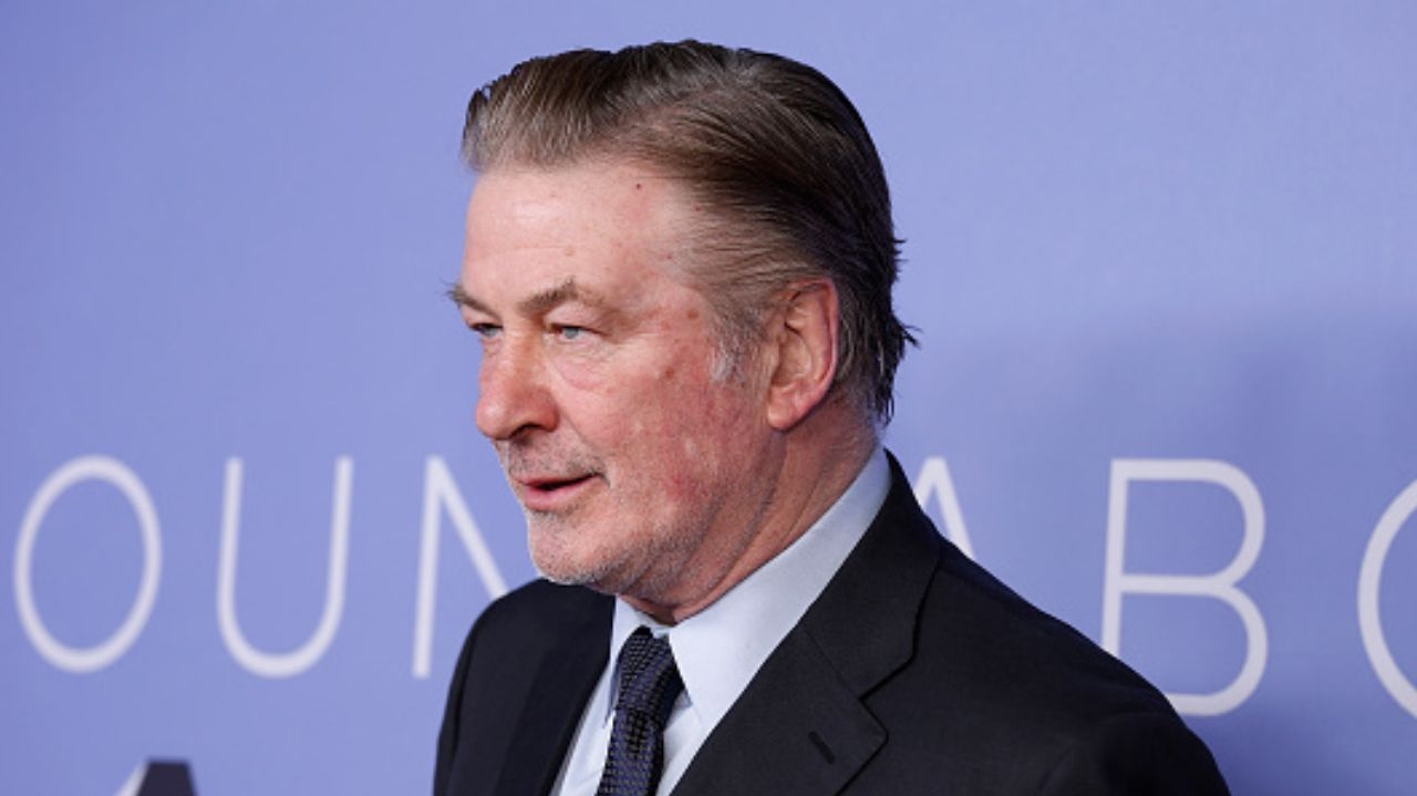 Rust: Alec Baldwin “não controlava emoções” no set de filmagem, afirma promotora