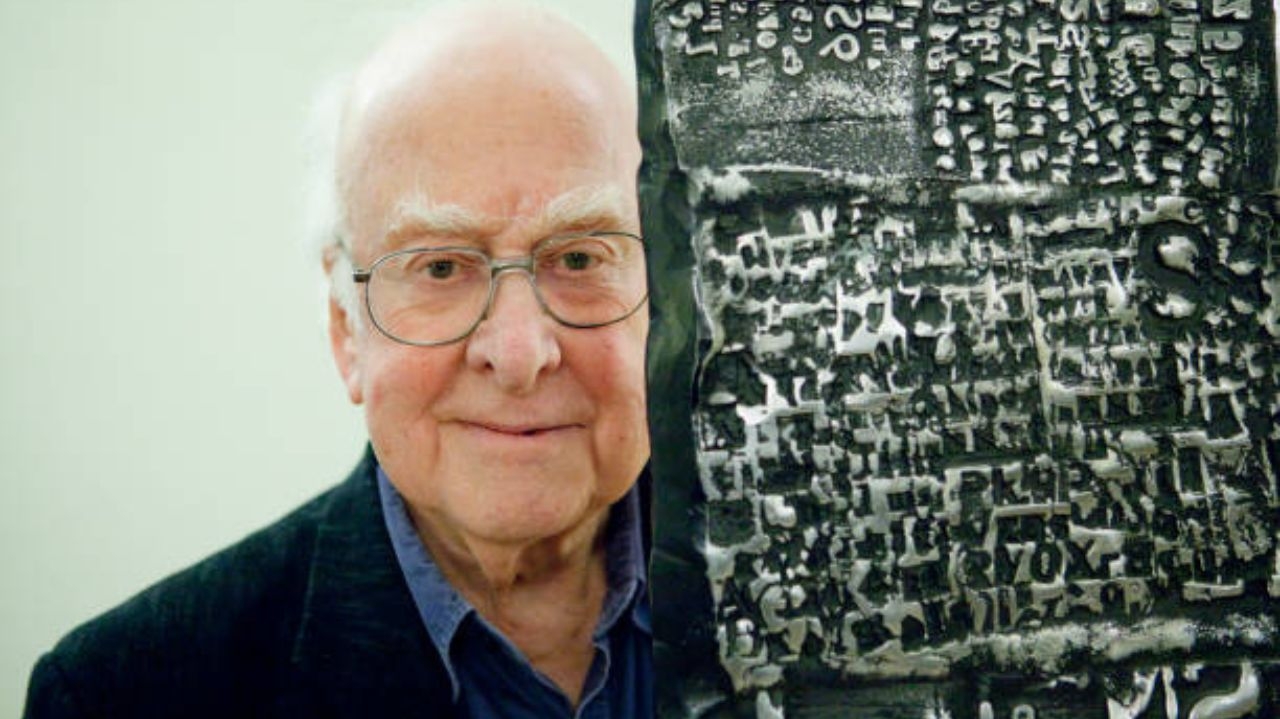 Morre aos 94 anos Petter Higgs, físico britânico ganhador do Prêmio Nobel