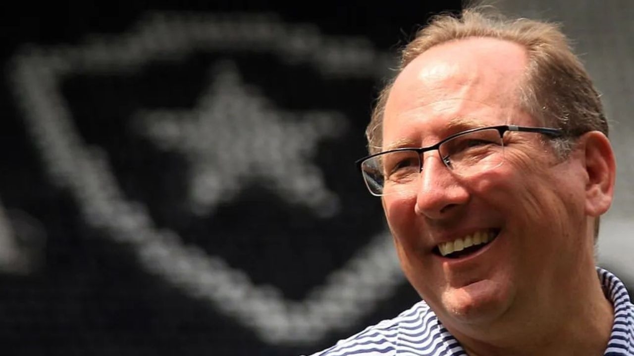 Vista de vice-presidente adia julgamento no STJD de John Textor