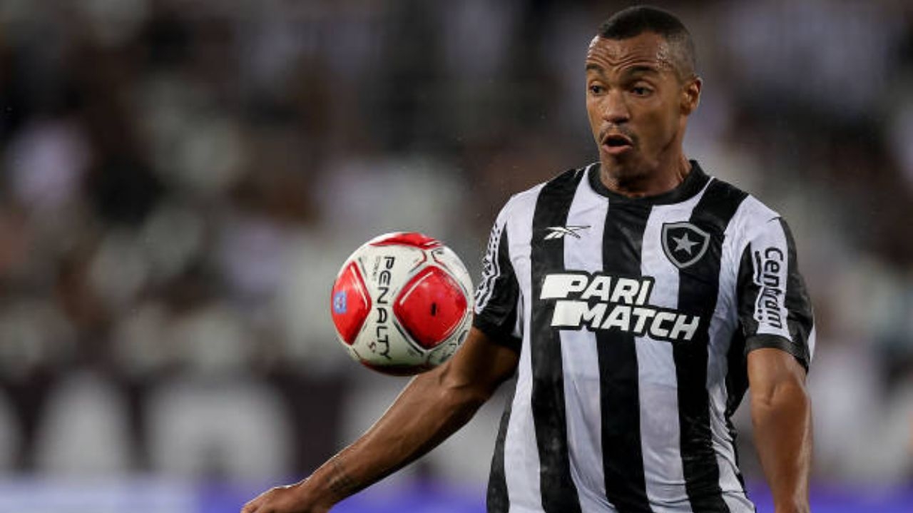 Botafogo faz jogo duro, mas Vasco fará uma última proposta por Marlon Freitas