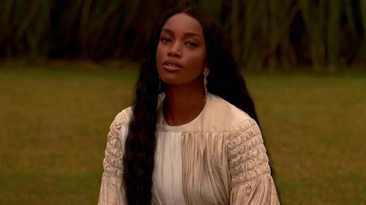 Iza está grávida de seu primeiro filho, diz colunista