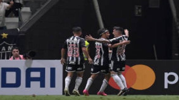 Atlético-MG vence Rosario Central e se mantém na liderança do grupo G