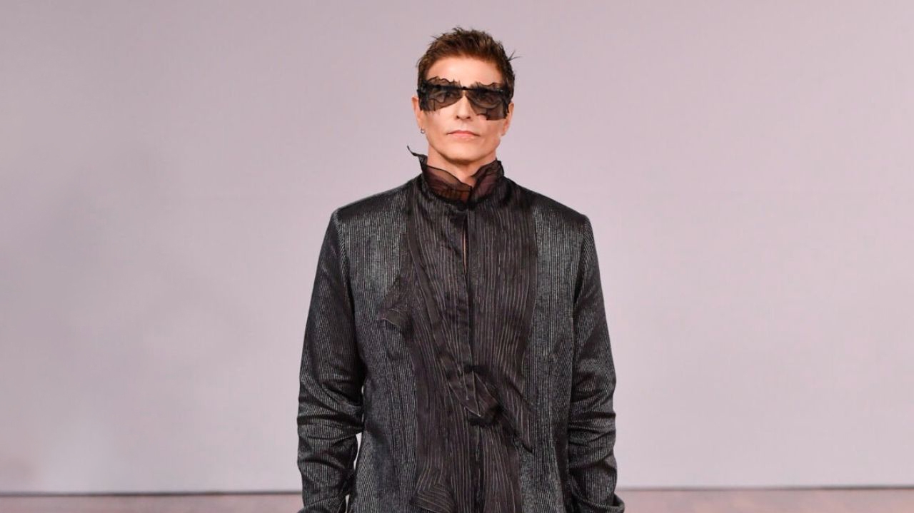 Celebridades movimentam o desfile da Lino Villaventura no SPFW