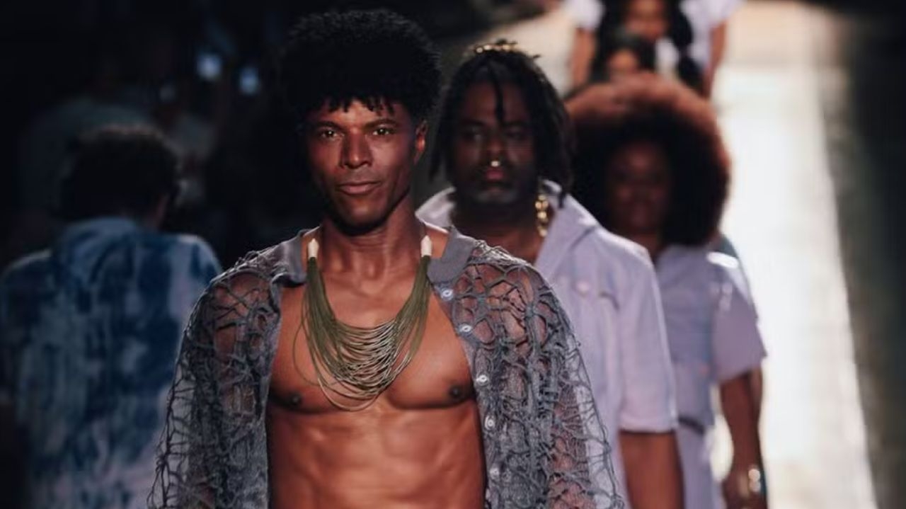 SPFW N57: AZ Marias leva cultura afro-brasileira e transforma teatro em terreiro