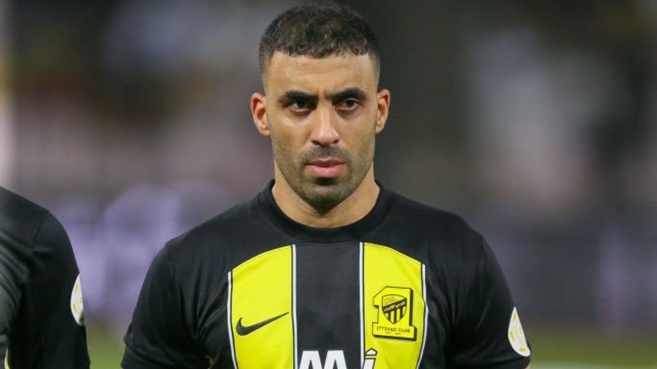 Jogador do Al-Ittihad pode enfrentar suspensão após agressão de rival