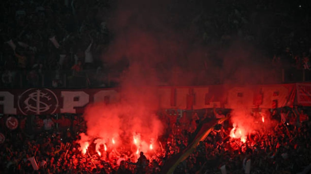 Inter estreia no Brasileirão tentando afastar a crise após mau começo de temporada