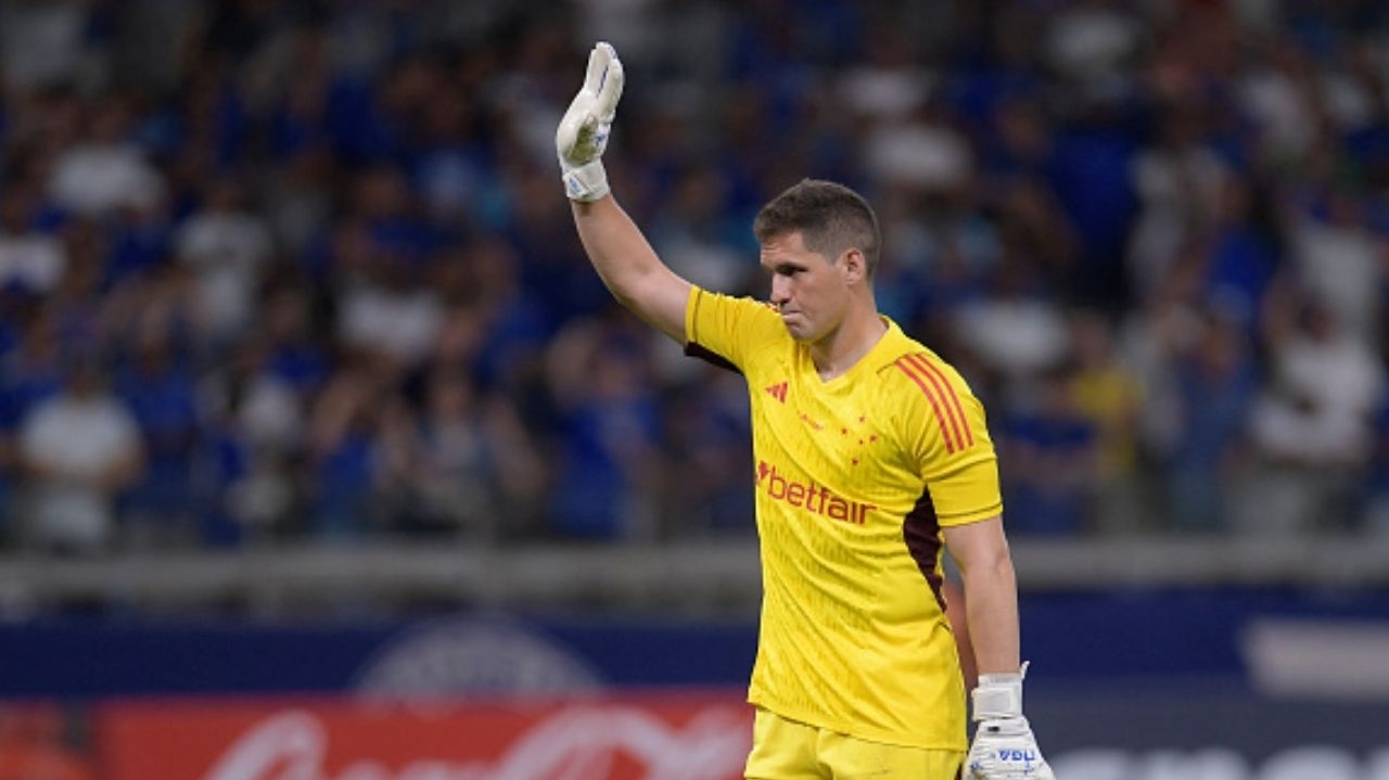 Rafael Cabral pode retornar ao Santos, que negocia sua contratação