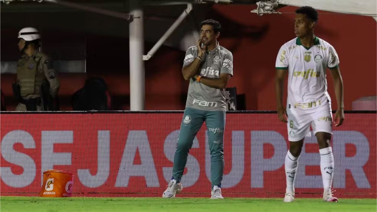 Abel Ferreira valoriza atuação do time após vitória do verdão e critica o gramado