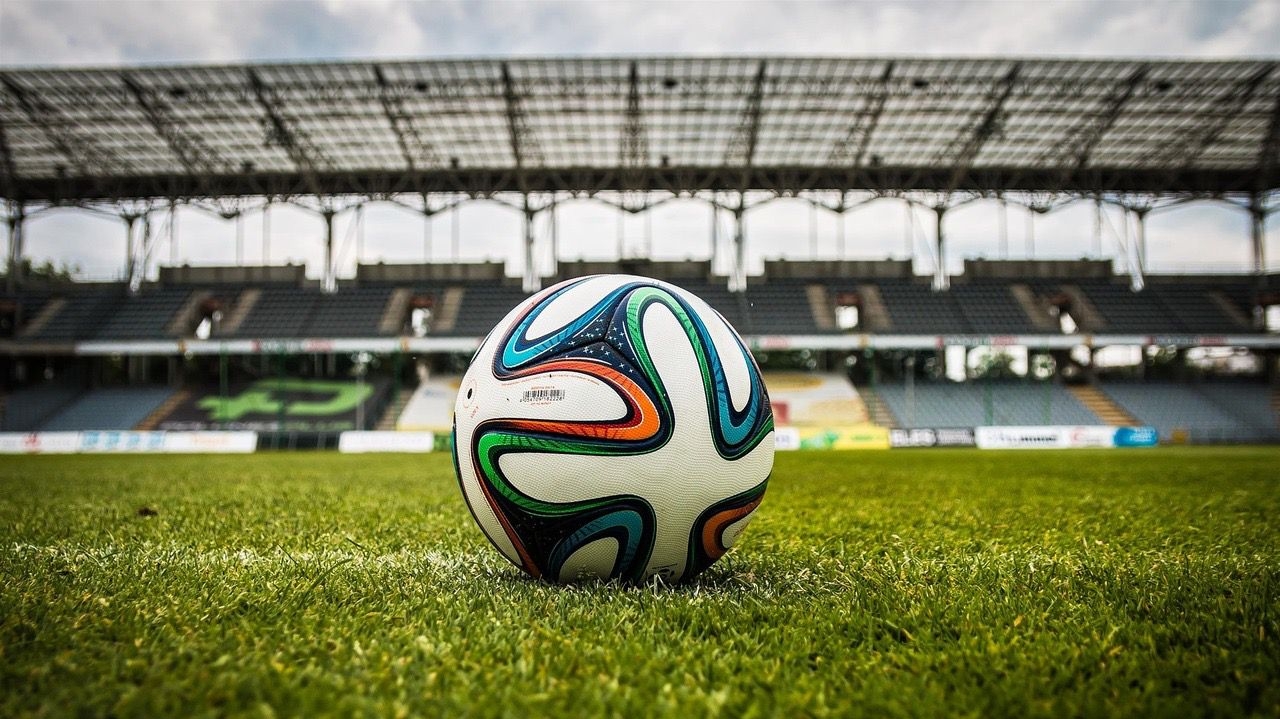 Como assistir a jogos de futebol em segurança no Brasil