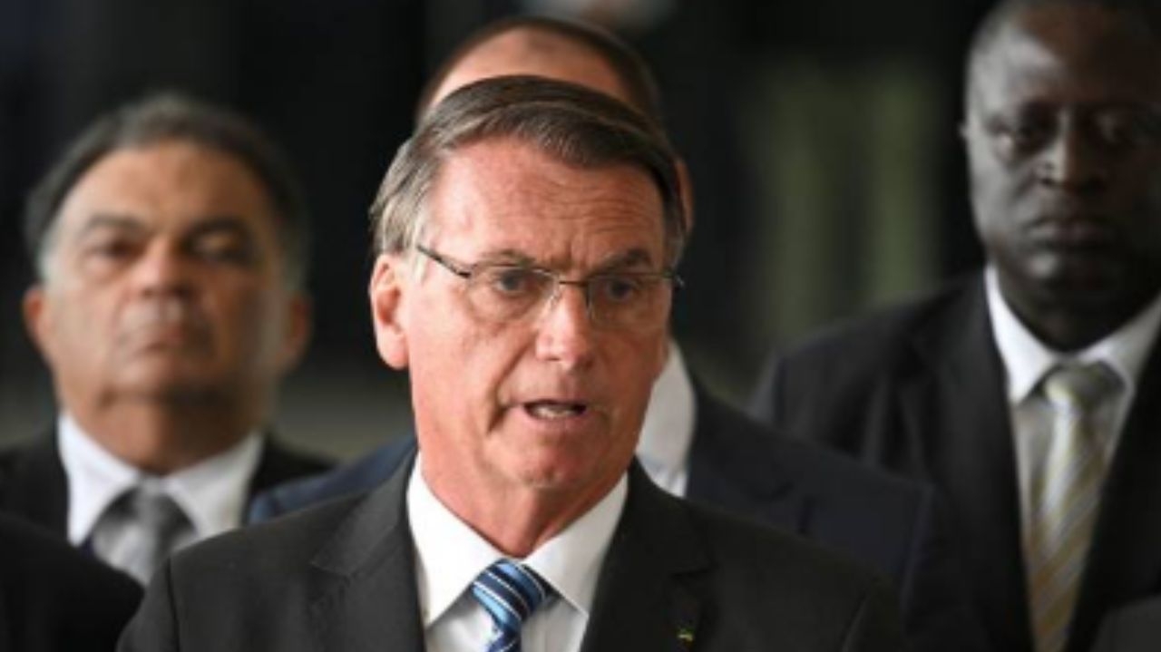 Polícia Federal investiga venda de joias por Bolsonaro nos EUA