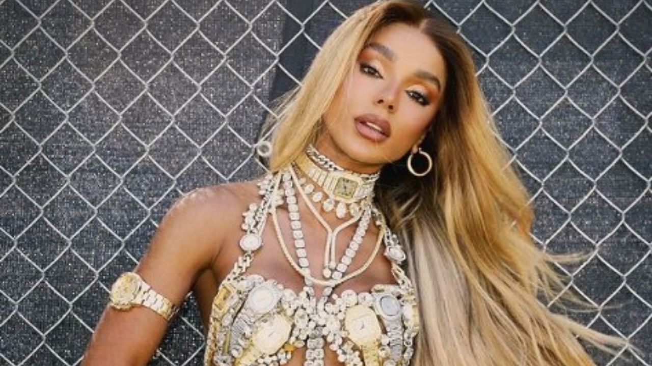 Confira o look de relógio de R$ 50 mil de Brunna Gonçalves para o Coachella