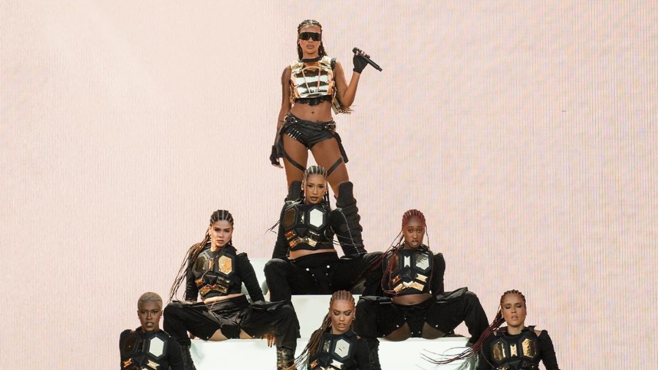 Ludmilla apresenta-se no palco do Coachella com looks marcantes