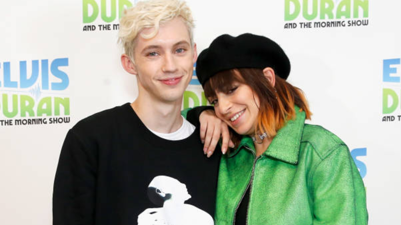 Charli XCX e Troye Sivan anunciam turnê com participação de Shygirl