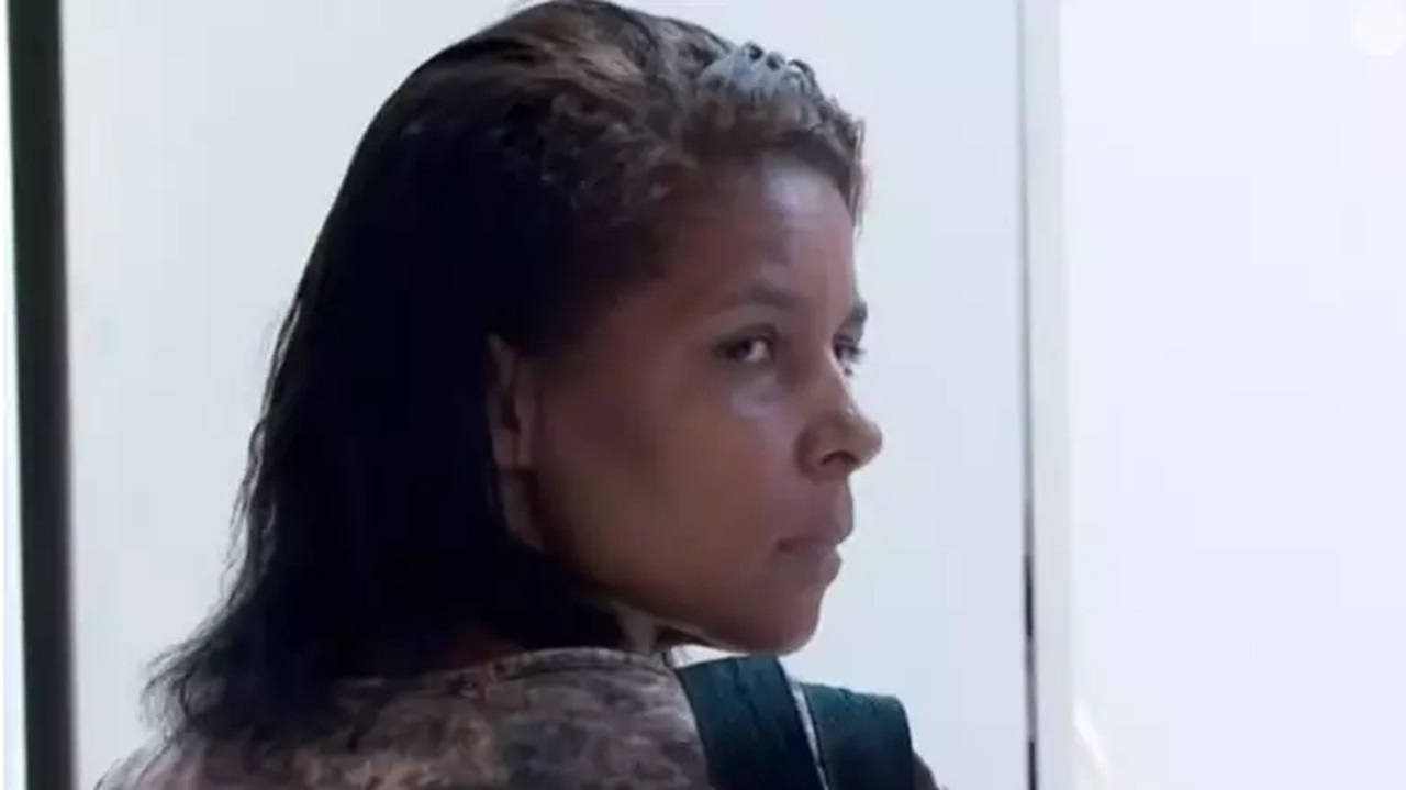 Mulher que levou idoso morto ao banco tem a prisão preventiva mantida pela Justiça