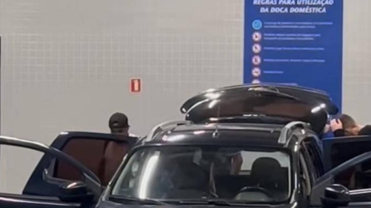 Edenilson e Rafael Cabral chegam em Porto Alegre para assinar com o Grêmio