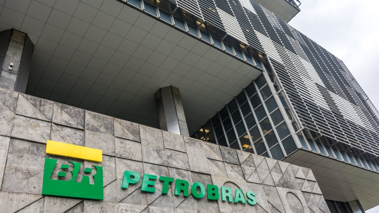 CEO da Petrobras revela planos de fomentar indústria naval com construção de plataformas