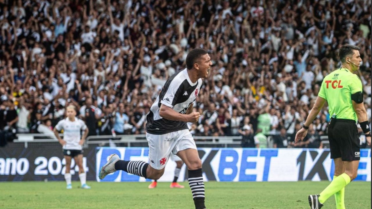 Vasco enfrenta Fluminense no Maracanã após mudanças na escalação
