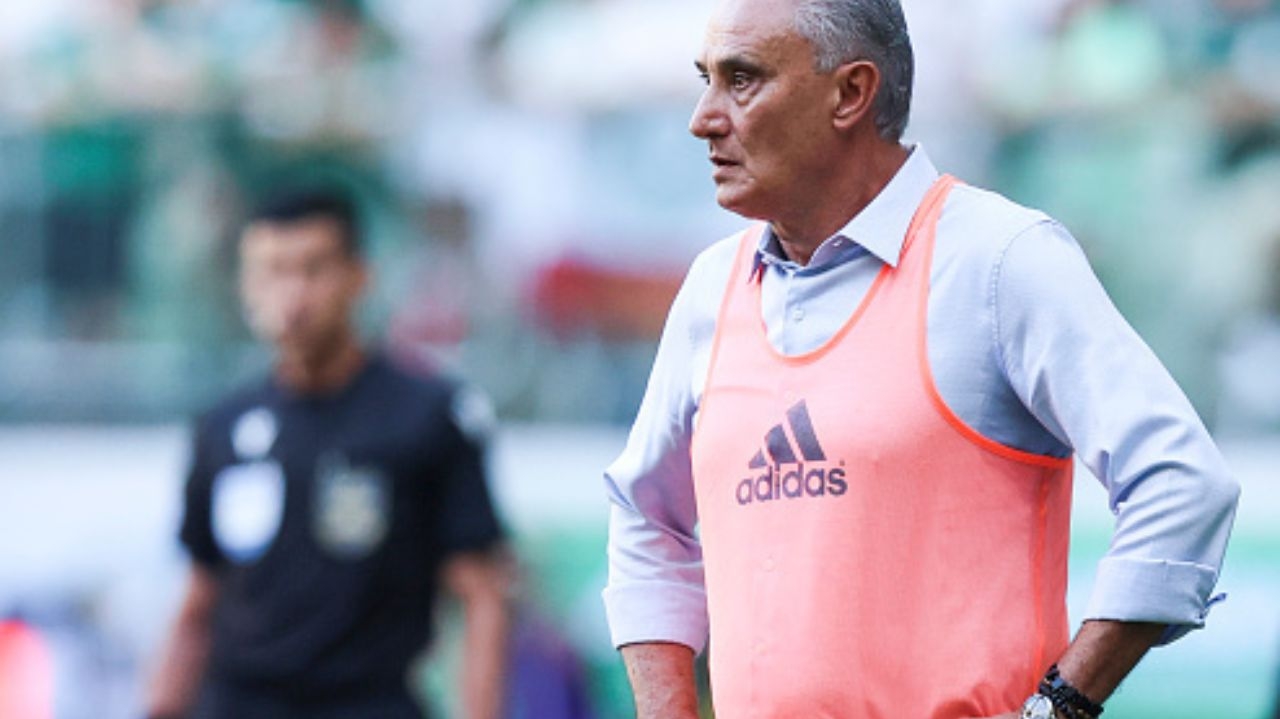 Tite relata que levou cusparada de torcedores em Palmeiras x Flamengo