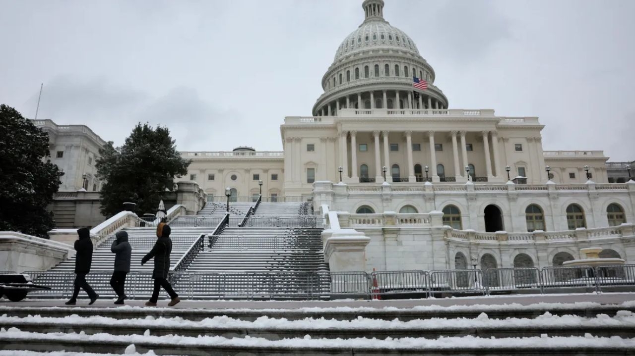 EUA aprova lei que bane TikTok do país, ao menos que app tenha dono americano