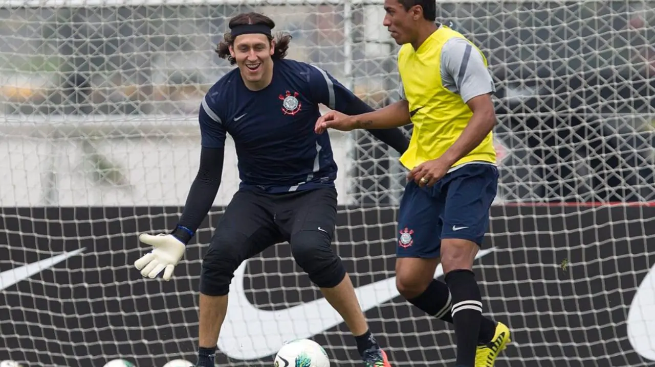 Corinthians lida com desafios internos e busca por soluções políticas