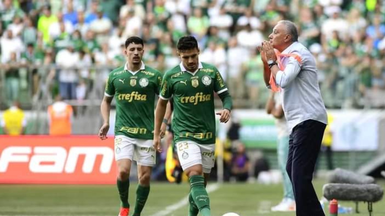 Palmeiras se desculpa com Tite após levar cusparada do torcedor rival