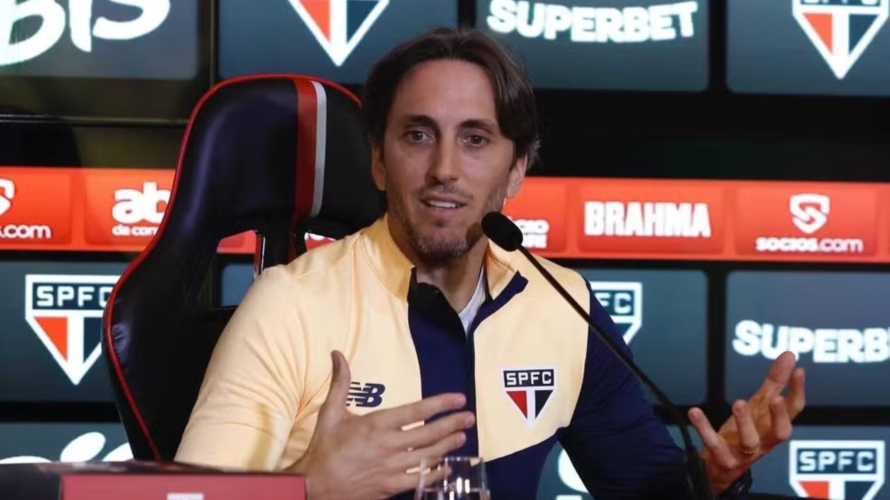 Luis Zubeldía é apresentado como novo treinador do São Paulo