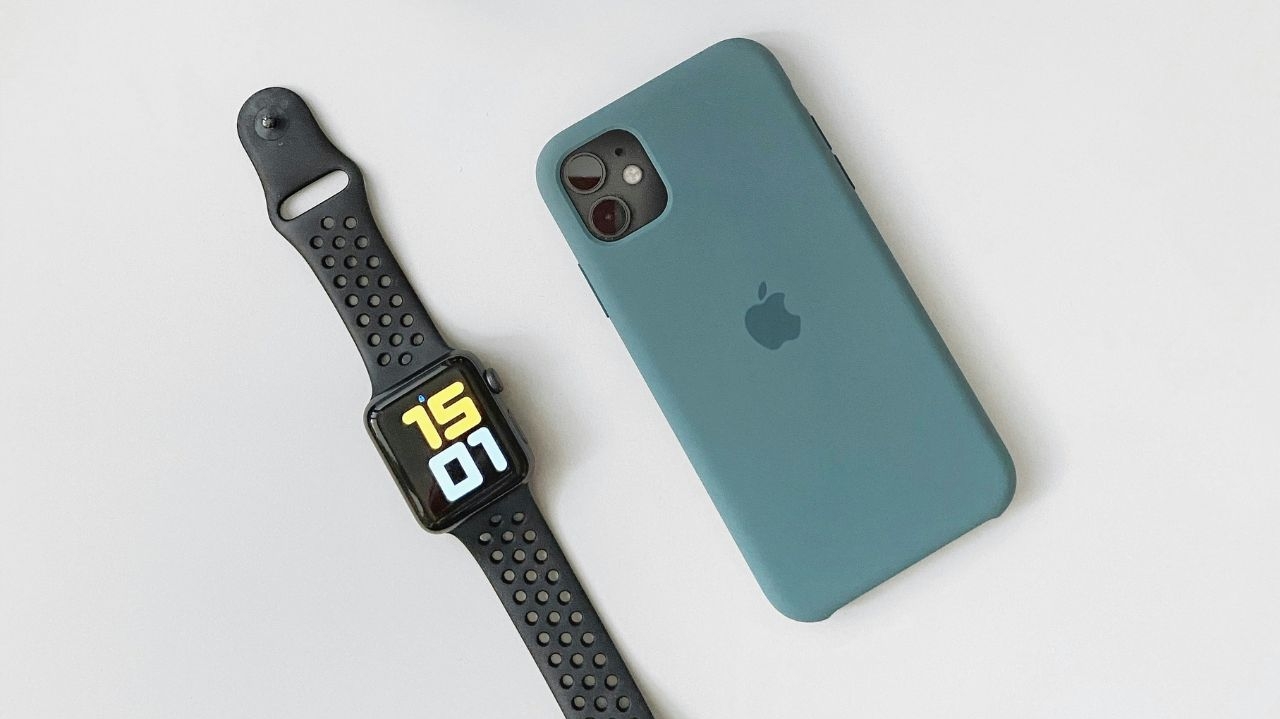 Apple considera descontinuar capa reciclável devido à baixa resistência