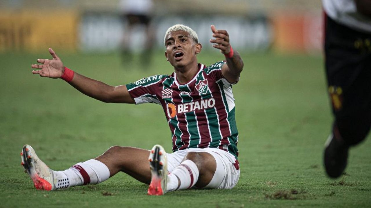 Fluminense pune atletas por indisciplina após flagra e pedido de líderes do grupo