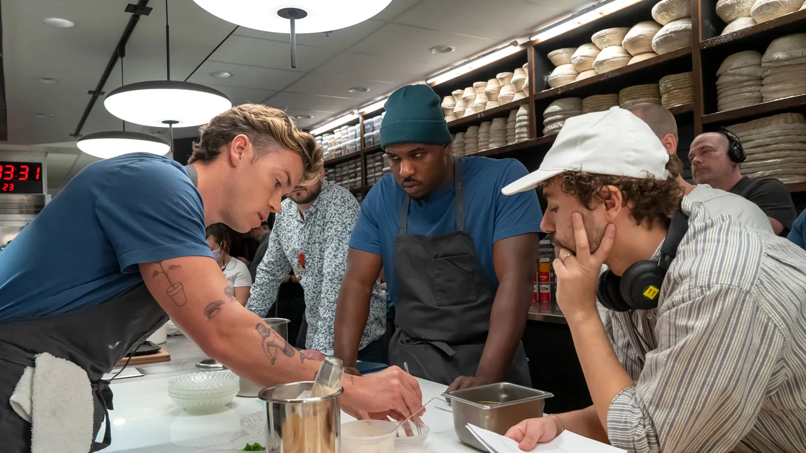 Will Poulter retorna para a terceira temporada de “O Urso” em grande estilo