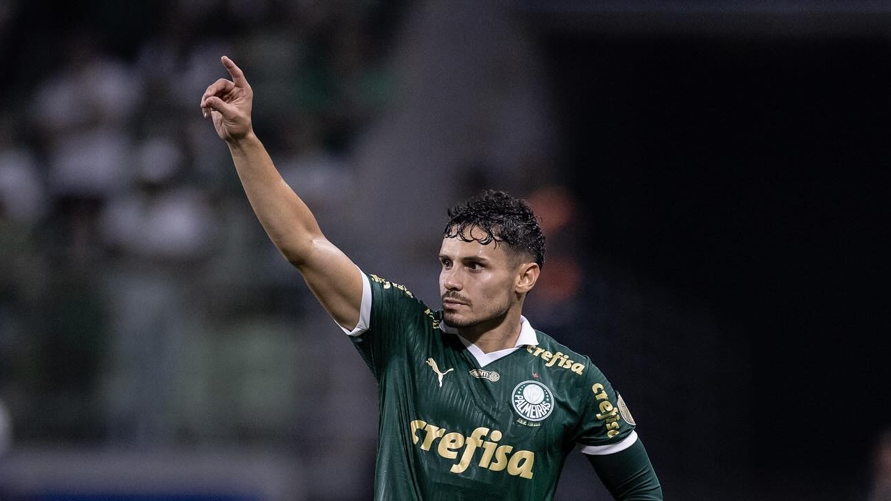 Rapahel Veiga reconhece que vive má fase no Palmeiras 
