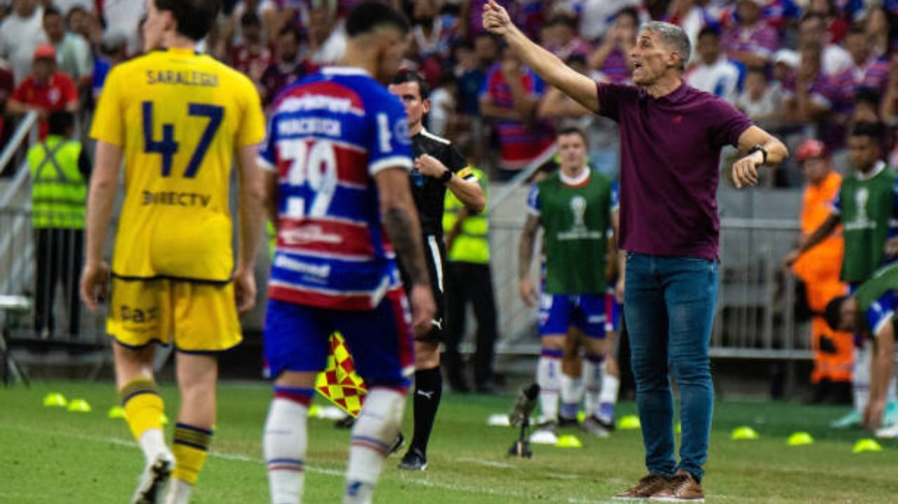 Vojvoda celebra vitória do Fortaleza sobre Boca Juniors e elogia atuação da equipe
