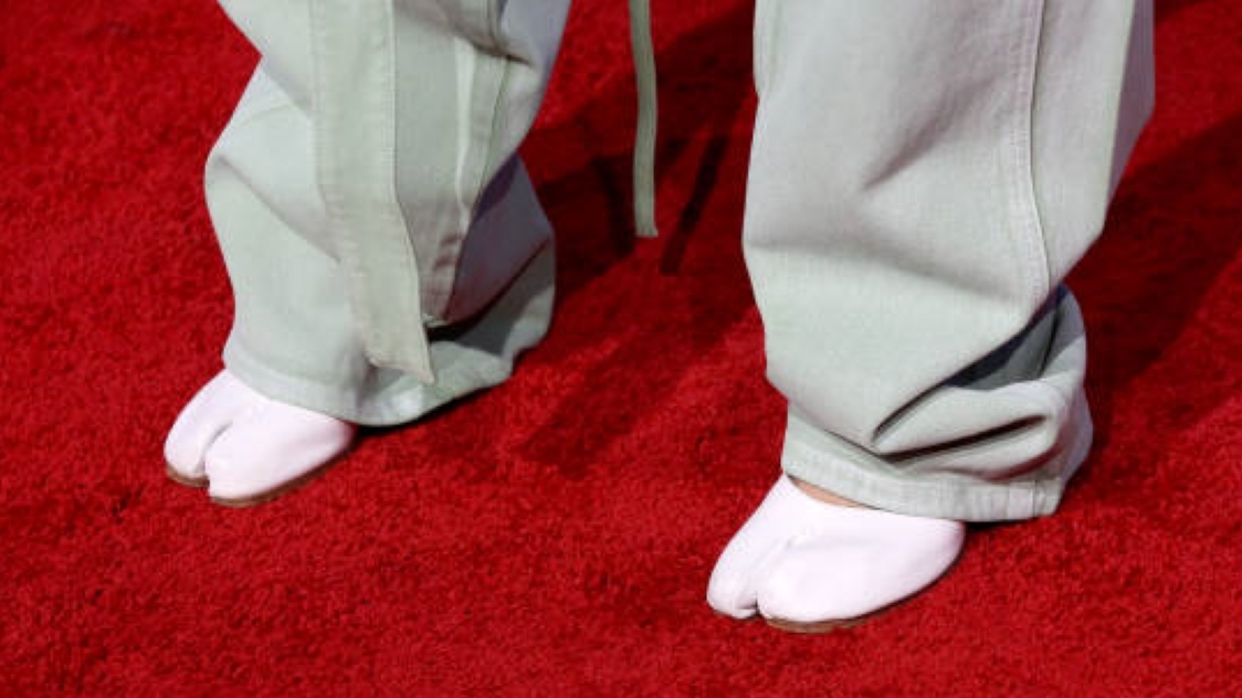 Conheça os sapatos Tabis, tendência entre fashionistas e influencers