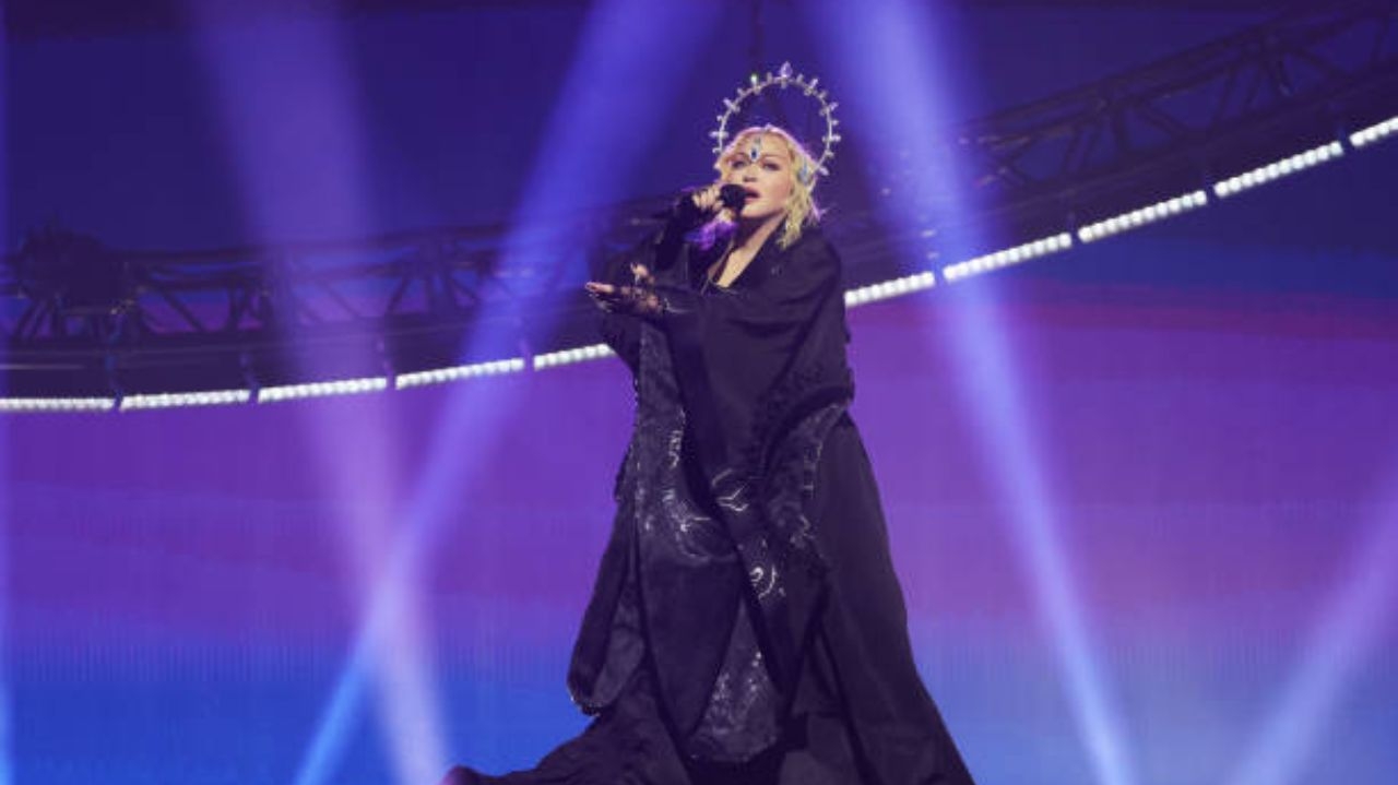 Madonna chega ao Rio de Janeiro para super show em Copacabana