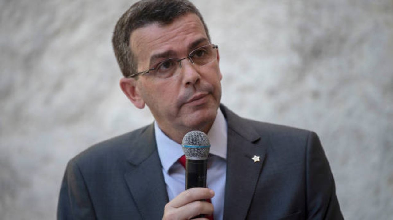 Ex-chefe da polícia do Rio de Janeiro, indiciado no caso Marielle, pede para depor