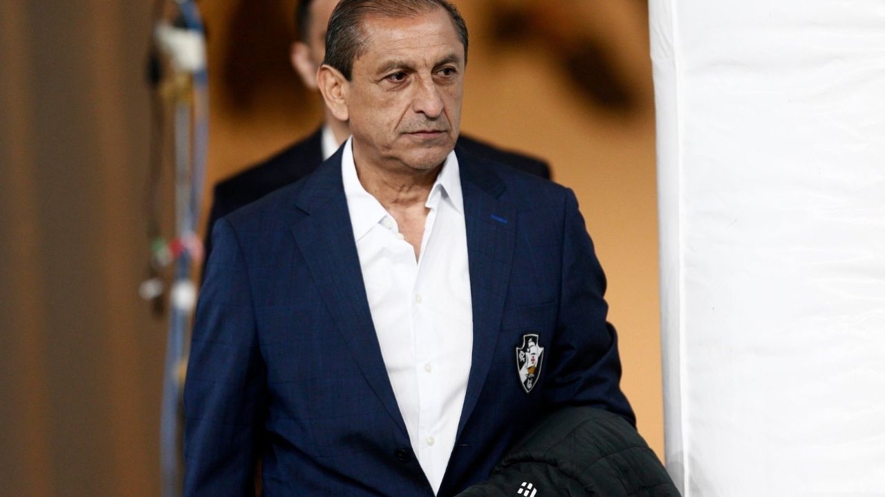 Vasco busca novo técnico após saída de Ramón Díaz