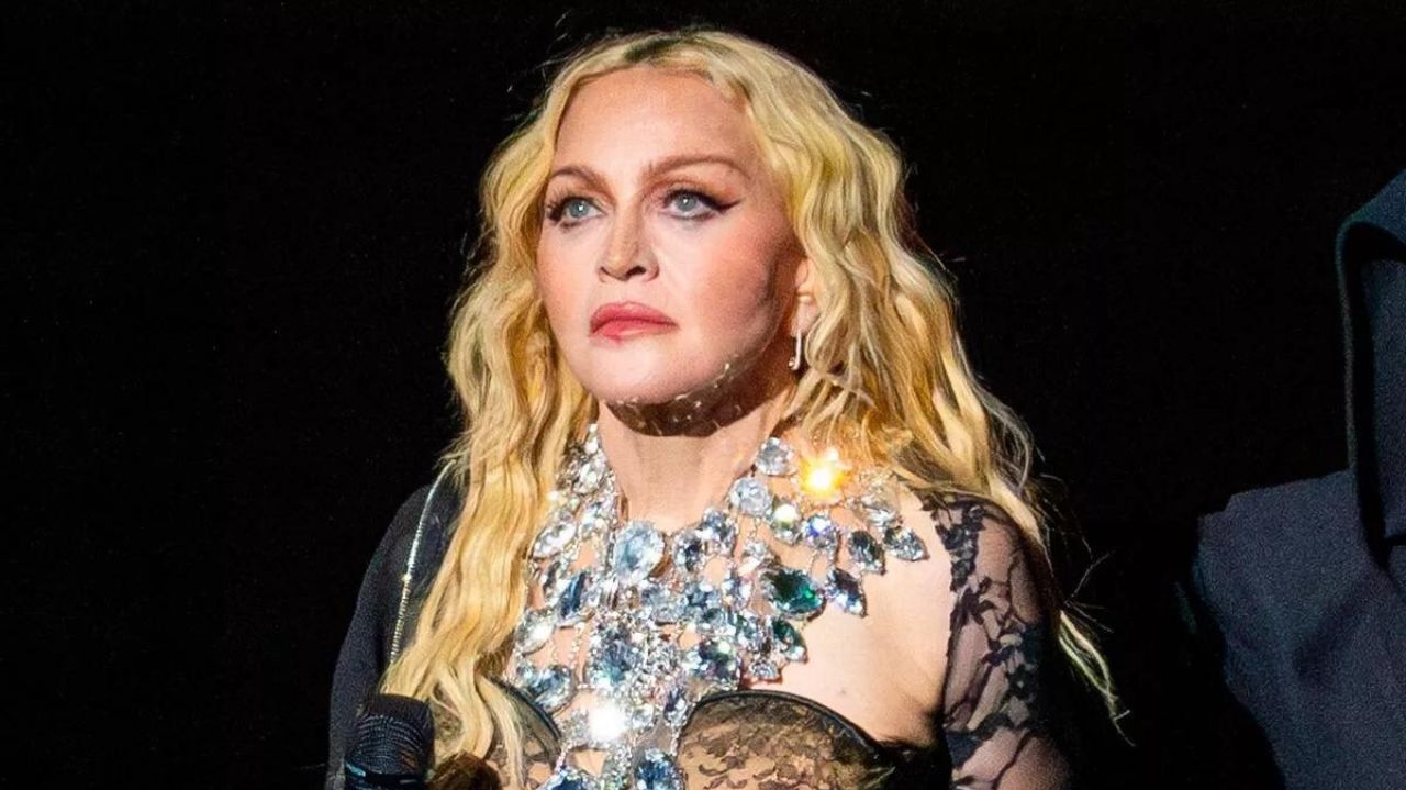 Confira os possíveis looks de Madonna para o show no Brasil